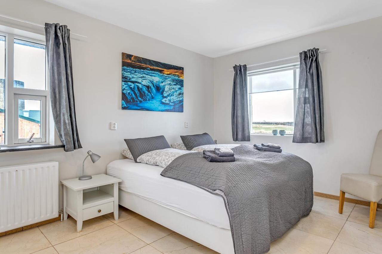 Guesthouse Vatnsholt Bagian luar foto
