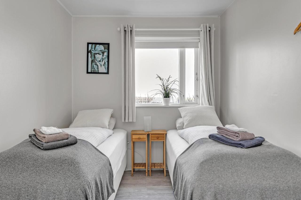 Guesthouse Vatnsholt Bagian luar foto