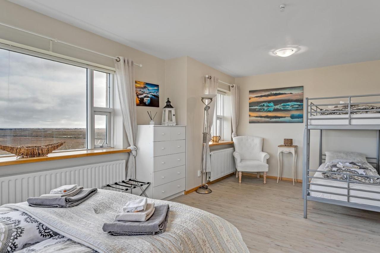 Guesthouse Vatnsholt Bagian luar foto