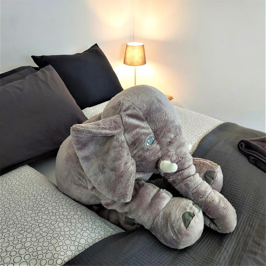 Guesthouse Vatnsholt Bagian luar foto