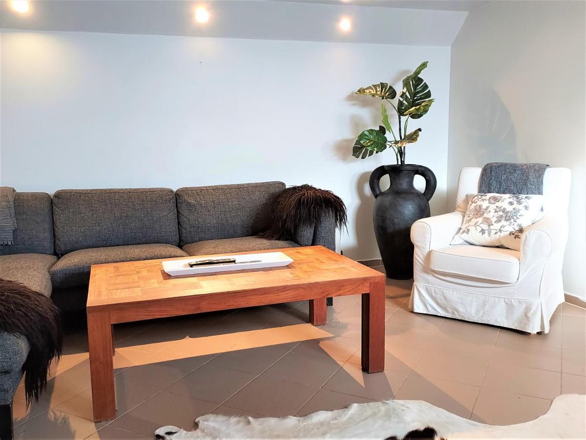 Guesthouse Vatnsholt Bagian luar foto