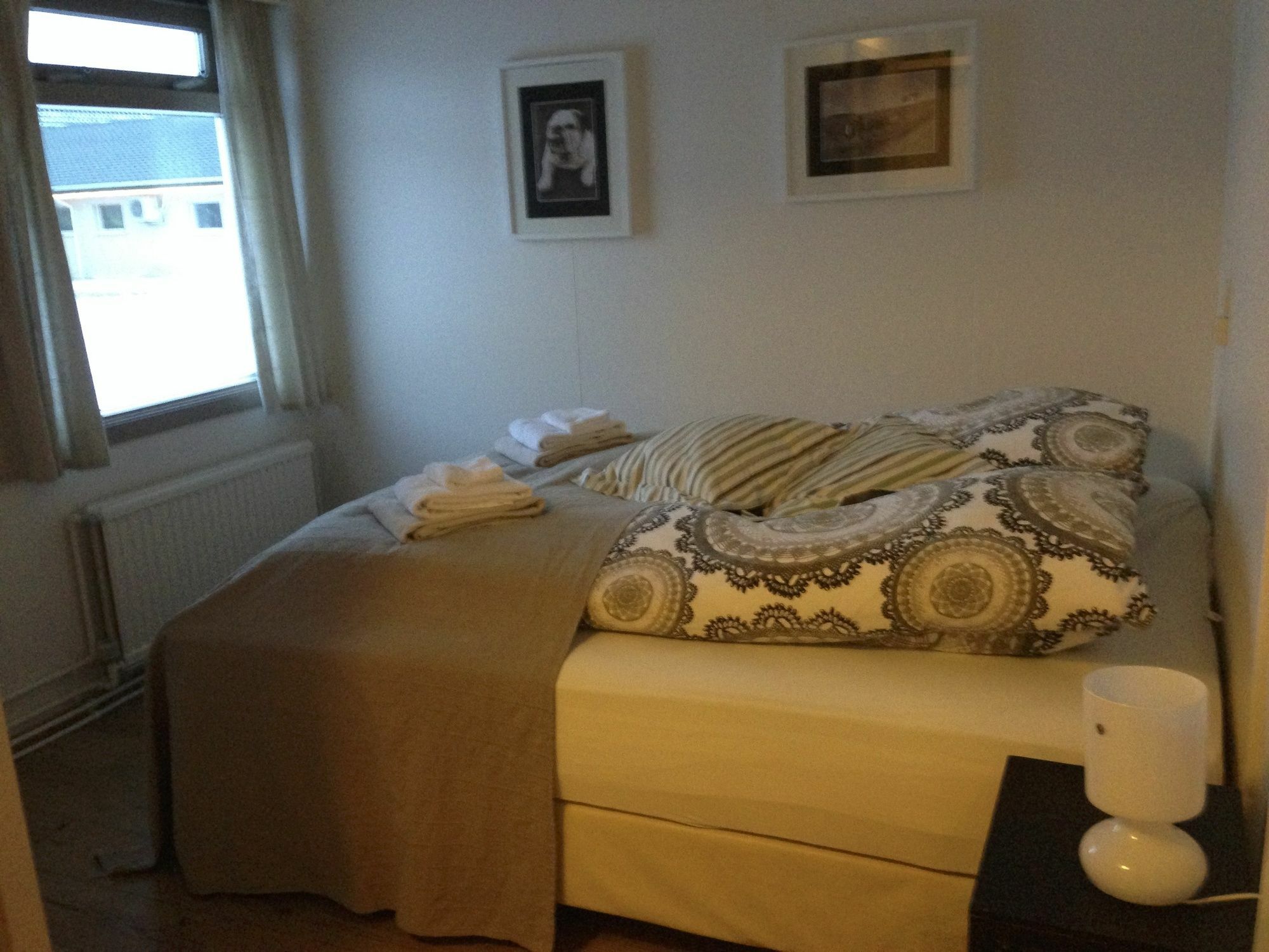 Guesthouse Vatnsholt Bagian luar foto