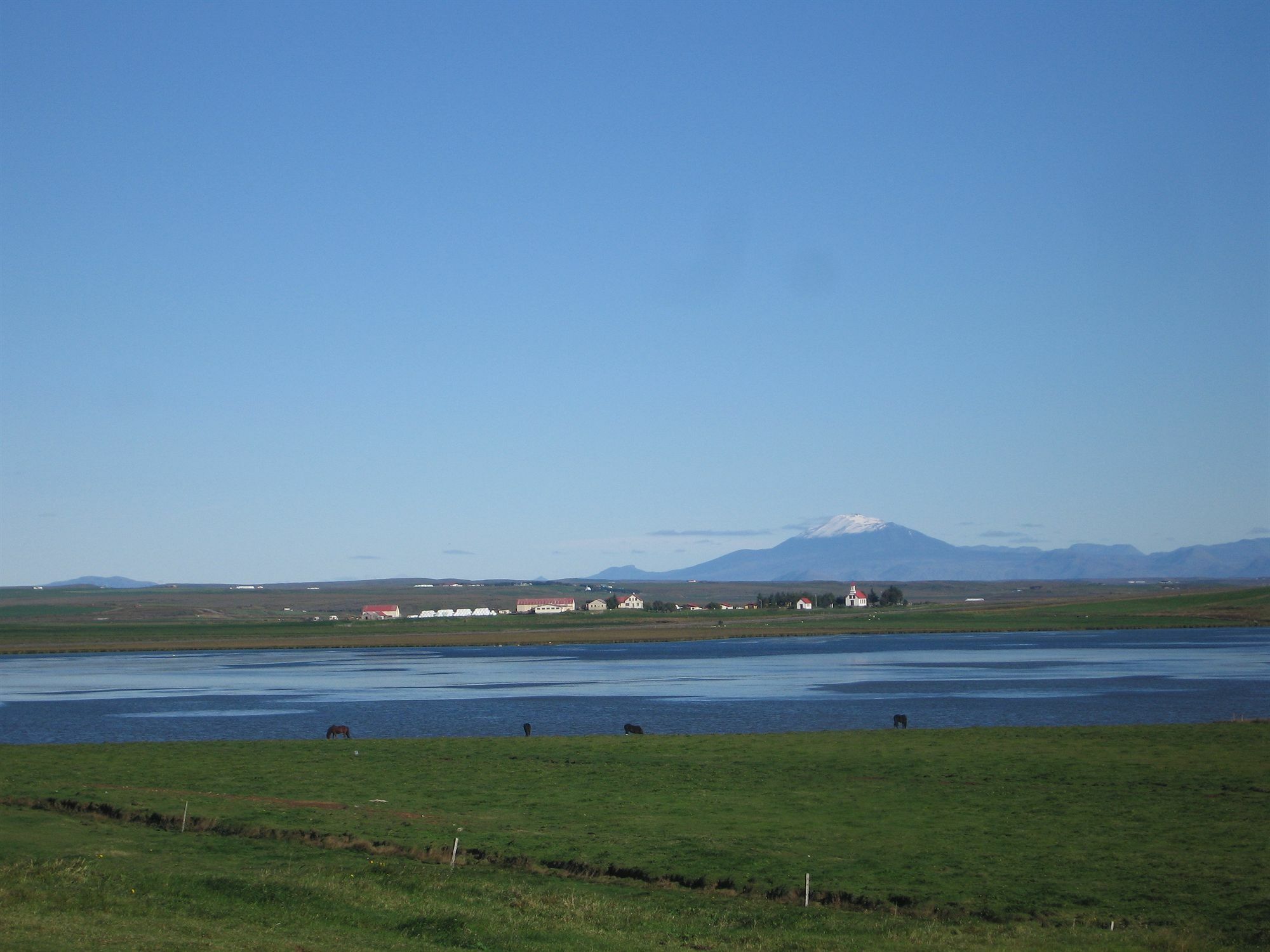 Guesthouse Vatnsholt Bagian luar foto