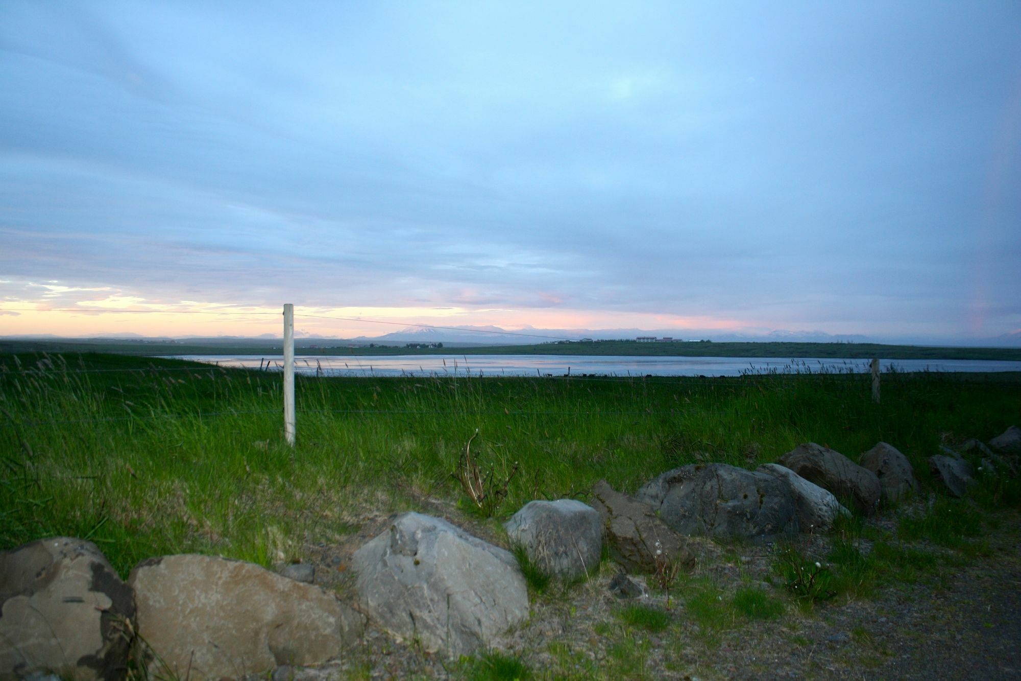 Guesthouse Vatnsholt Bagian luar foto